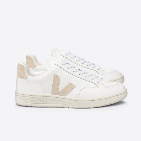 Veja leather sneakers Size 8. Never worn. Past return time. Don’t fit. - Picture 1 of 4